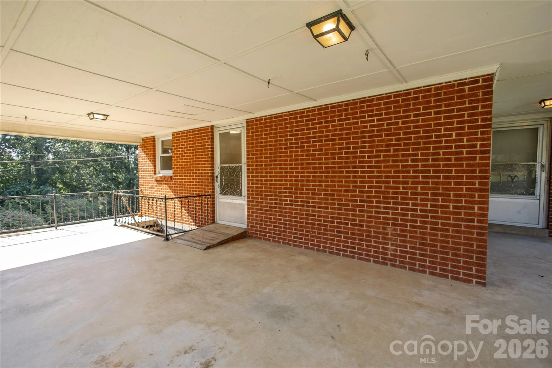 136 Marion Street - Photo 4