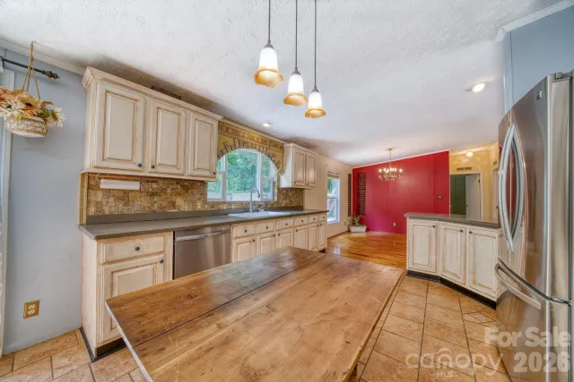 18 Henry White Lane, Leicester, NC, 28748