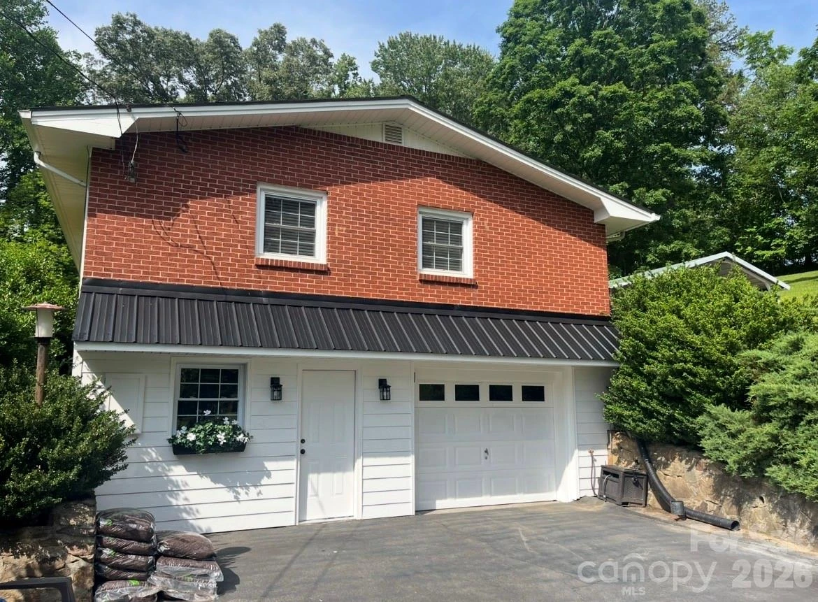 6 Green Knoll Drive