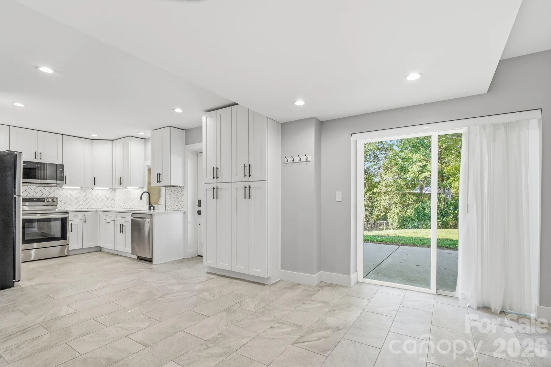 77 Trotter Place - Photo 14