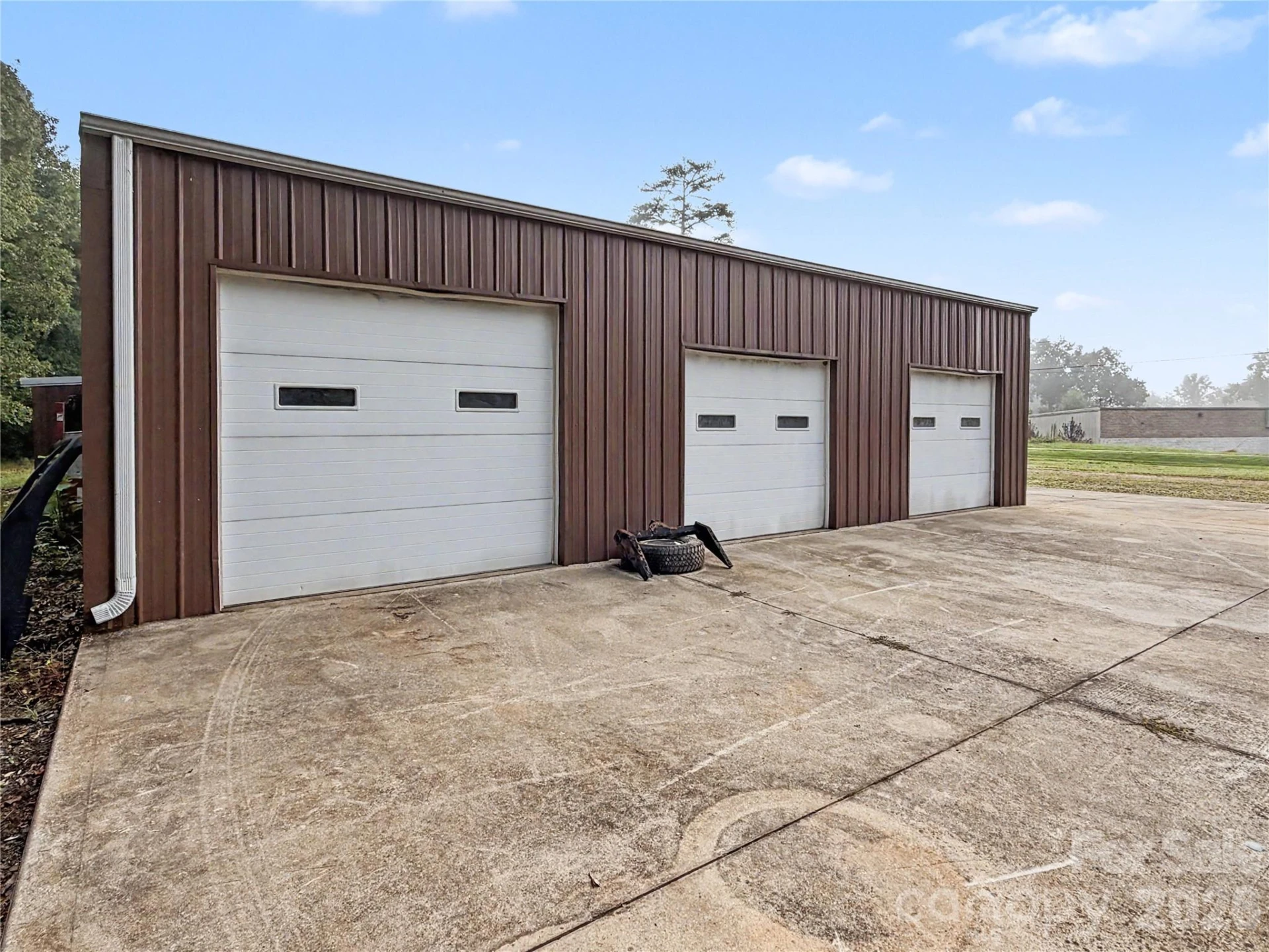2330 Oakland Road - Photo 4