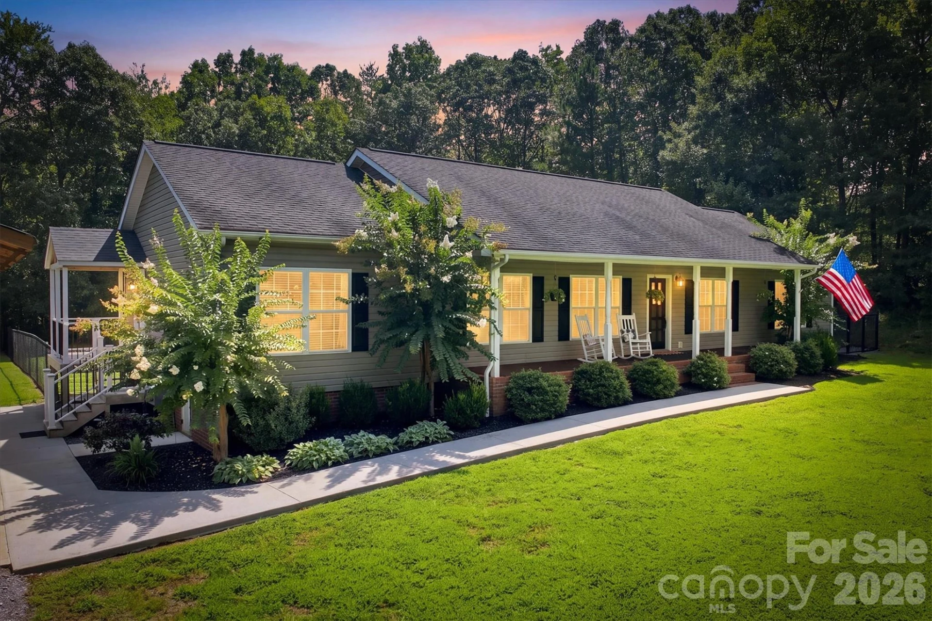 349 N Woodleaf Road