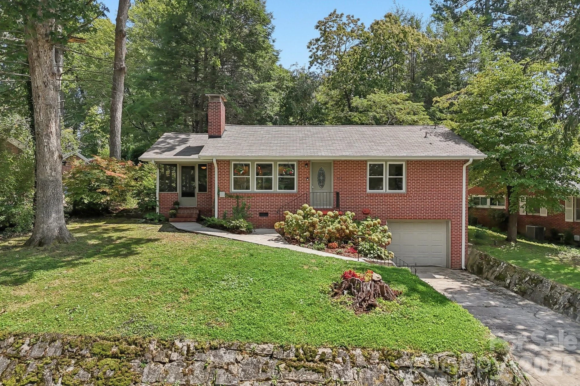 322 Crescent Avenue - Photo 2