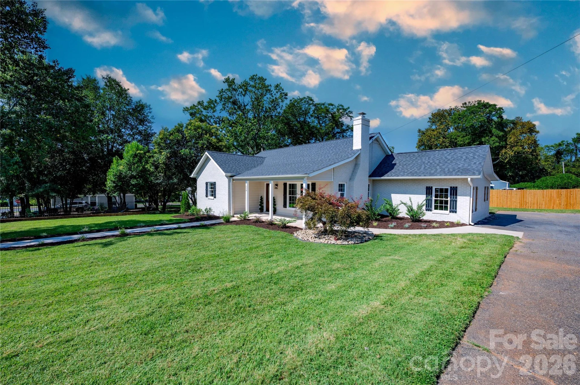 118 Alexander Street - Photo 2