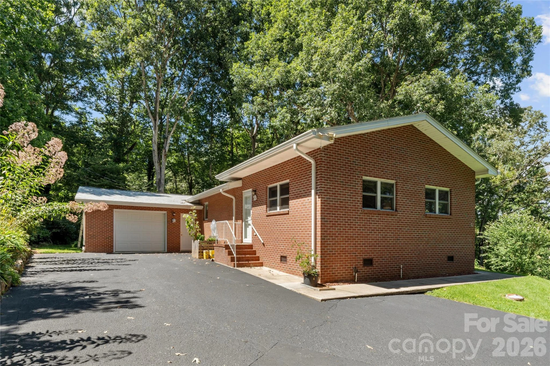 106 Holly Lane - Photo 4