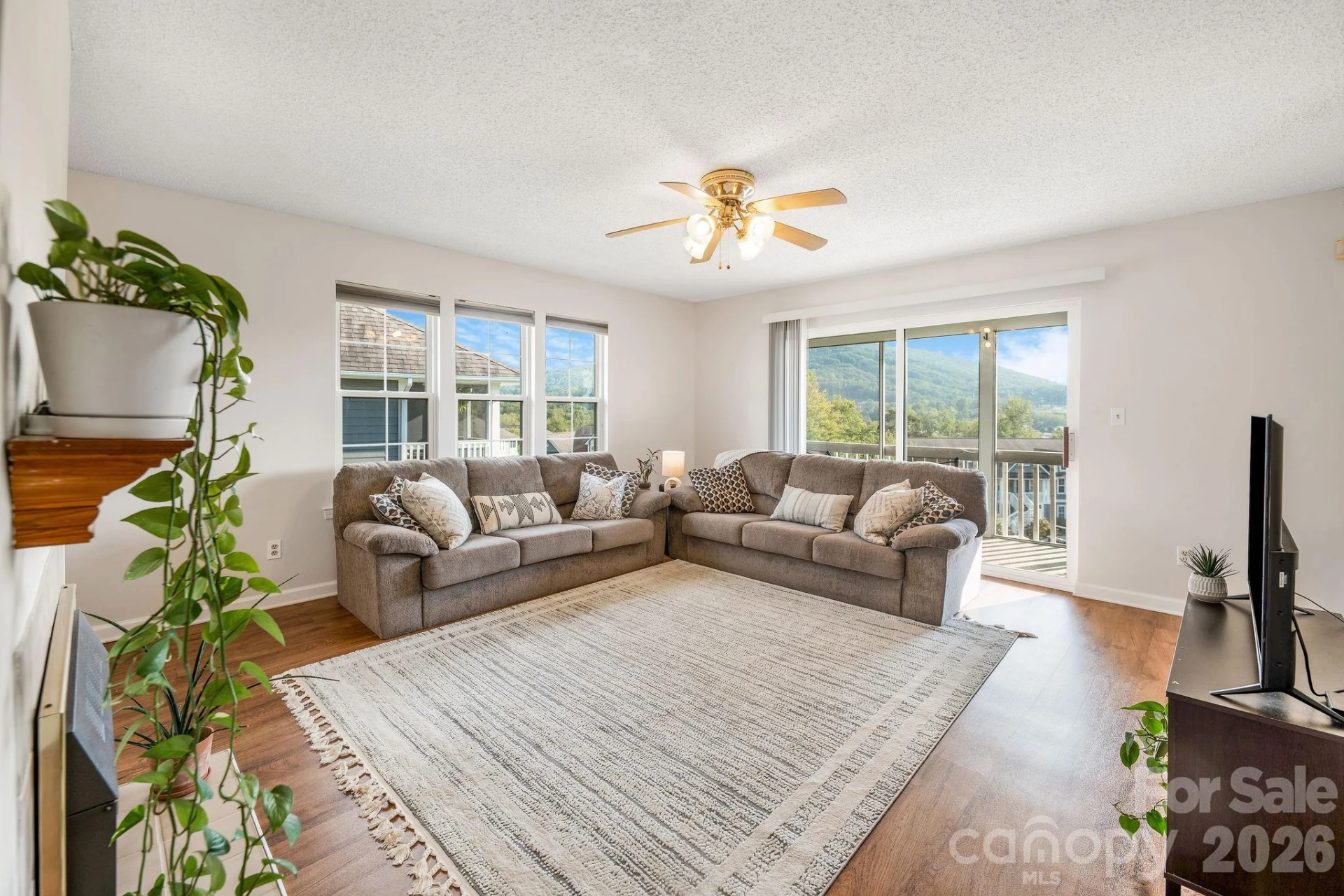 4702 Breakers Lane - Photo 3