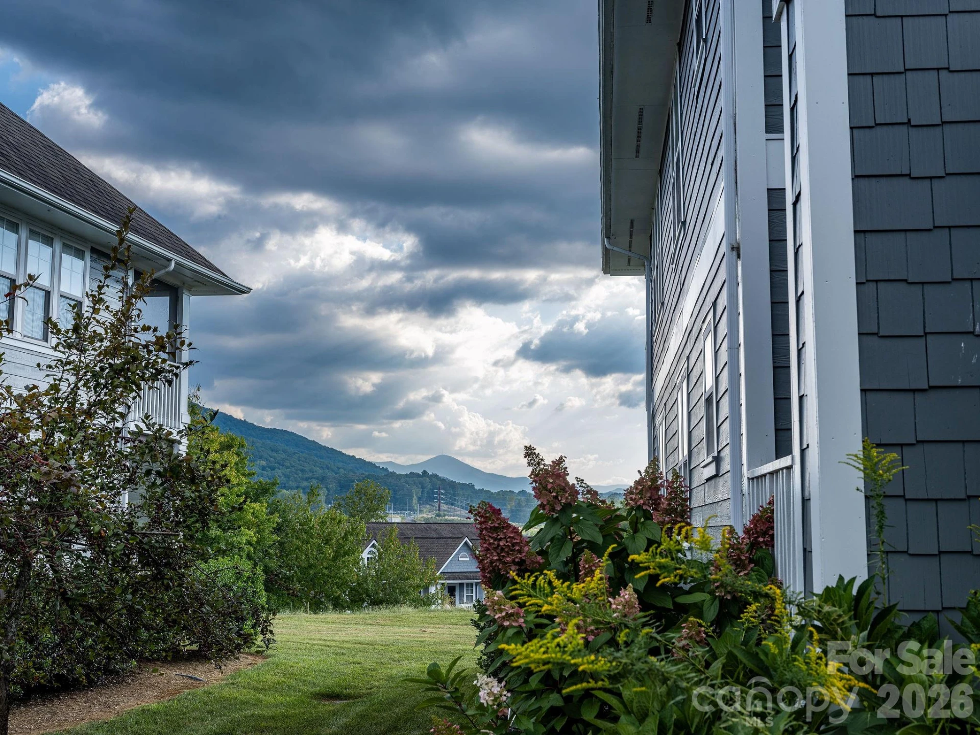 4702 Breakers Lane - Photo 5