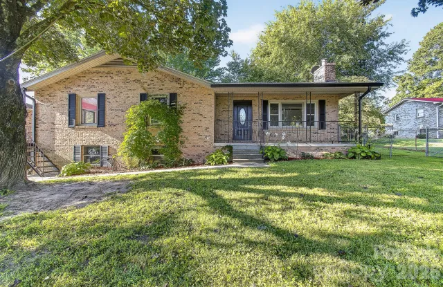 1371 Jackson Loop Road, Flat Rock, NC, 28731