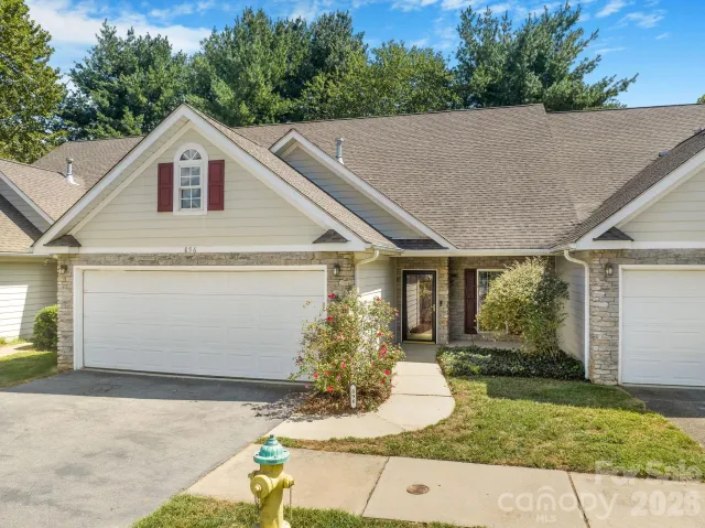 896 West Pointe Drive