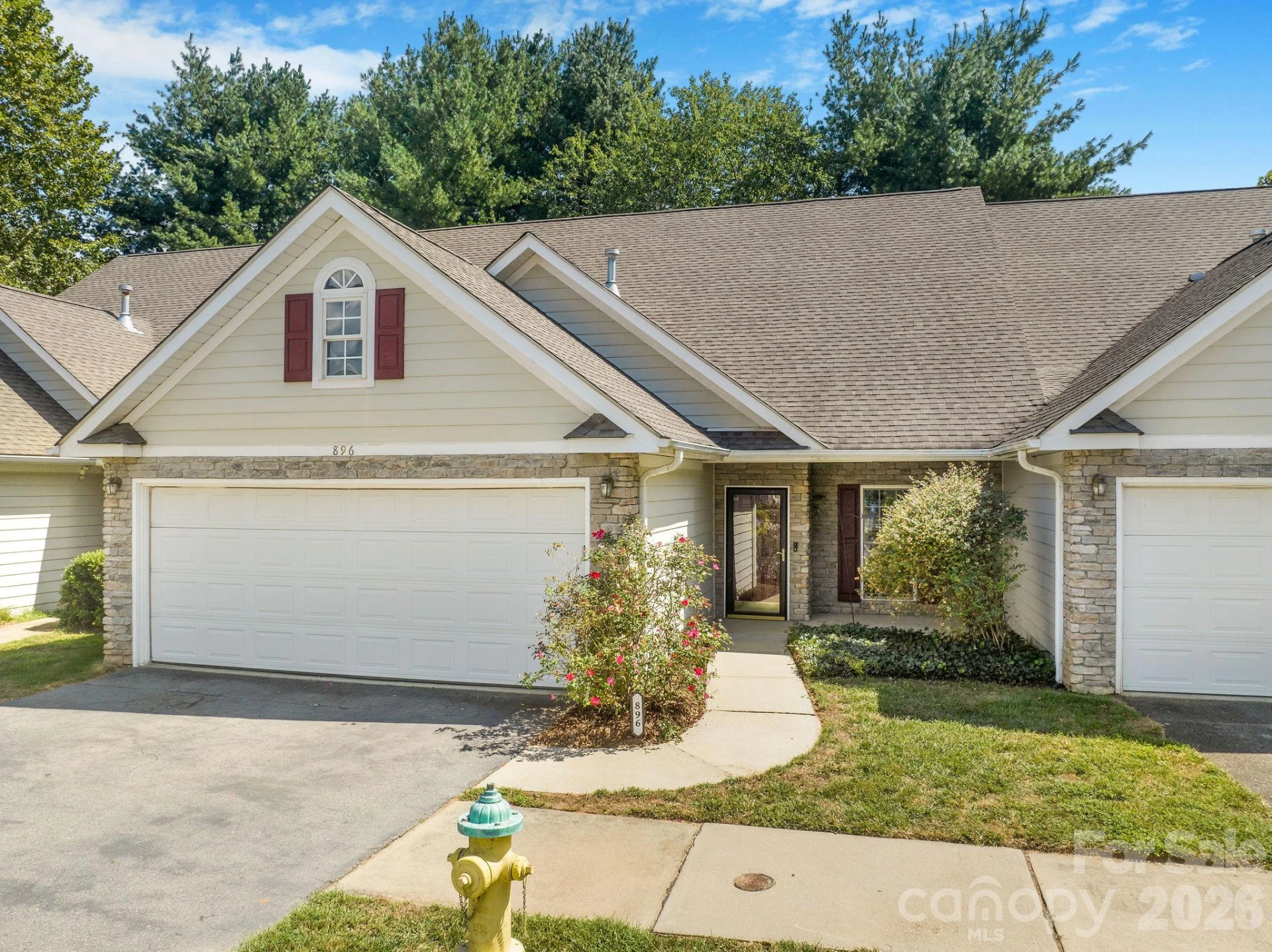 896 West Pointe Drive