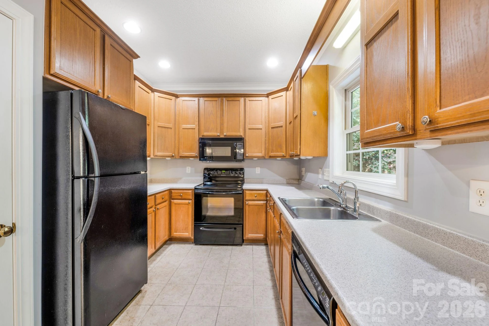 896 West Pointe Drive - Photo 9