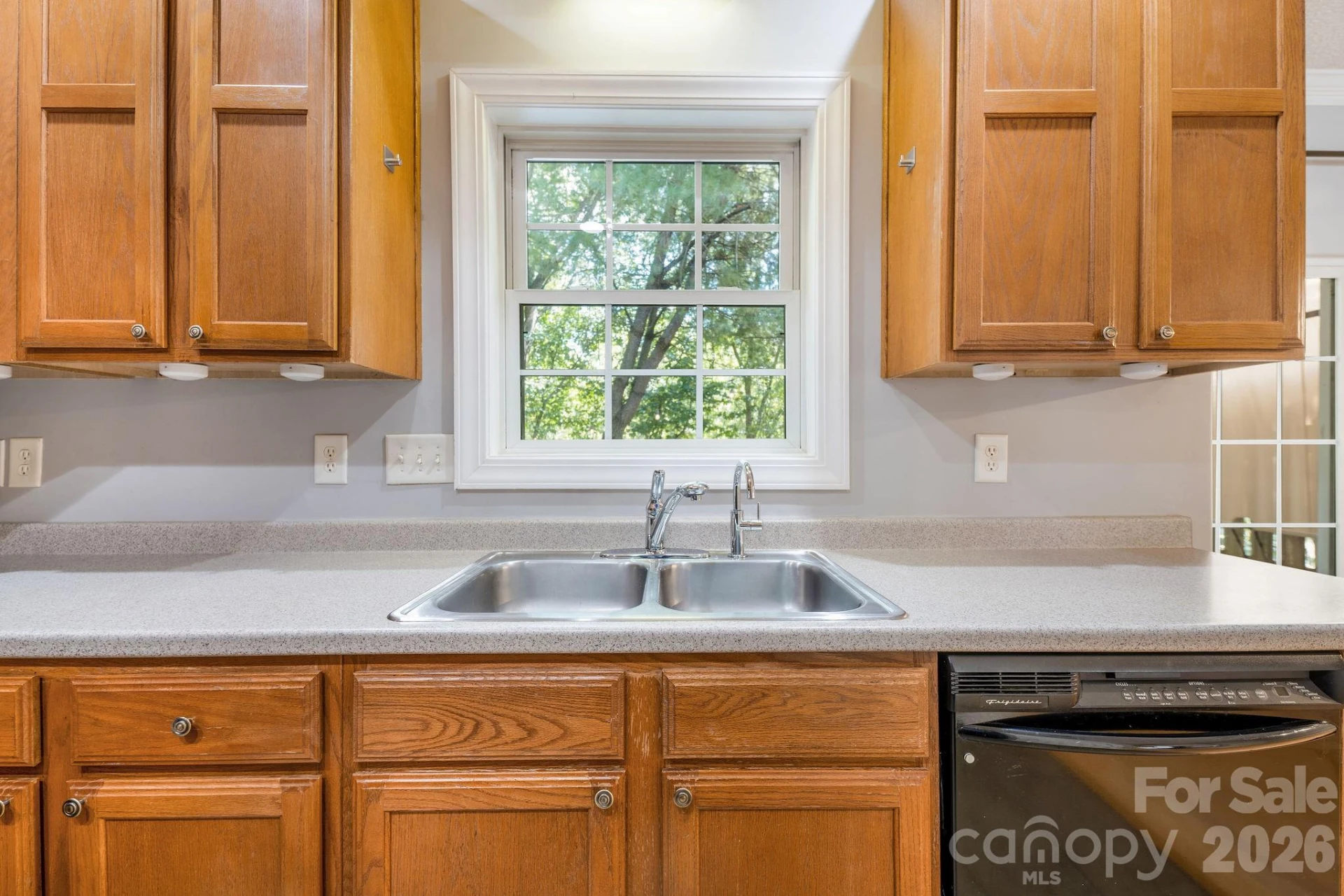 896 West Pointe Drive - Photo 10