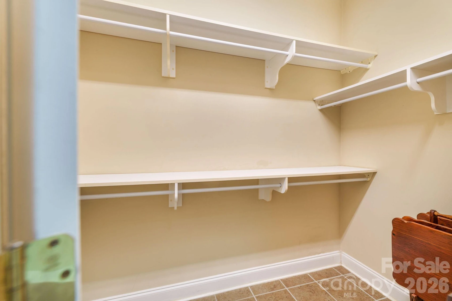 896 West Pointe Drive - Photo 15