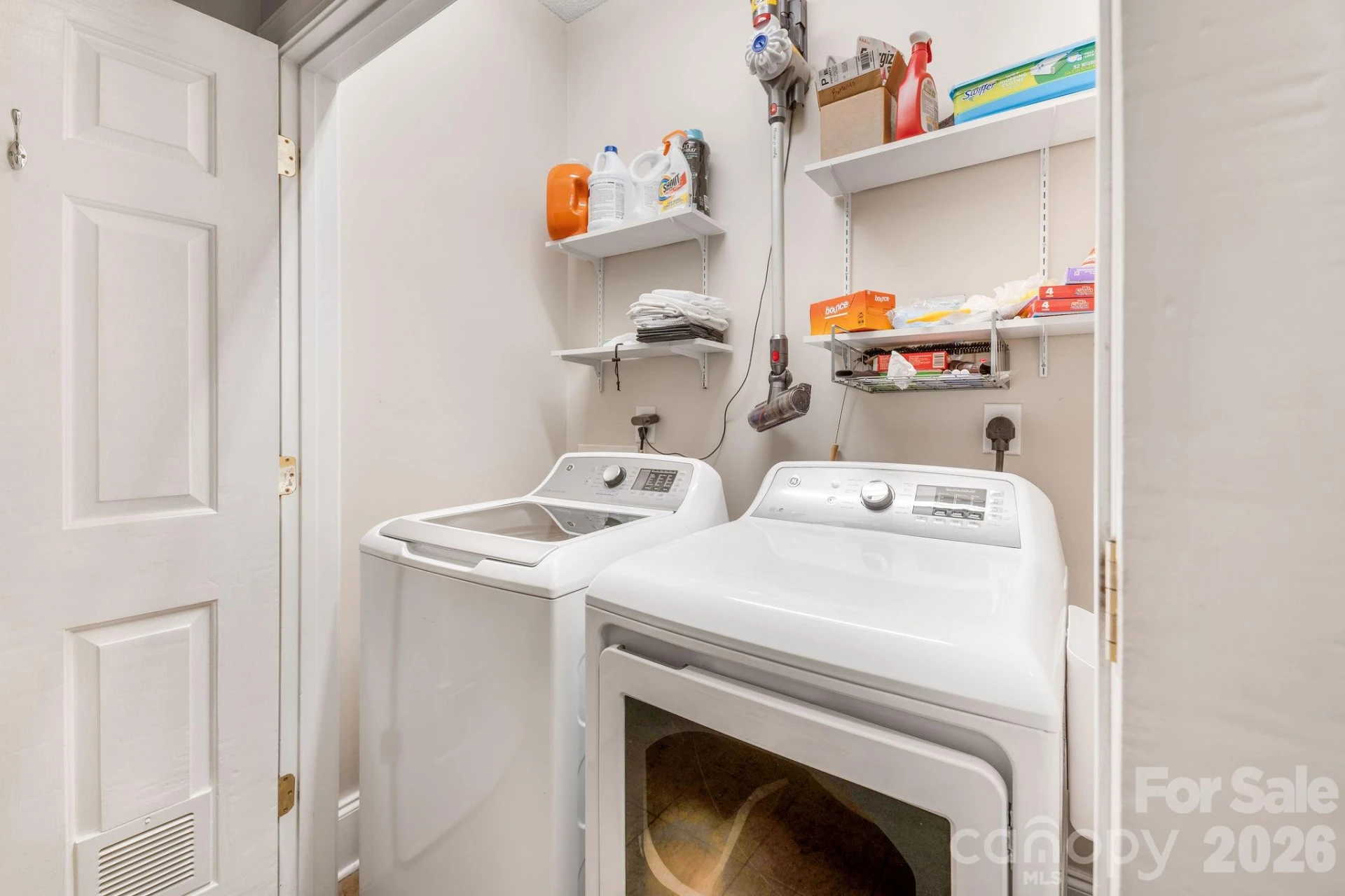 896 West Pointe Drive - Photo 16