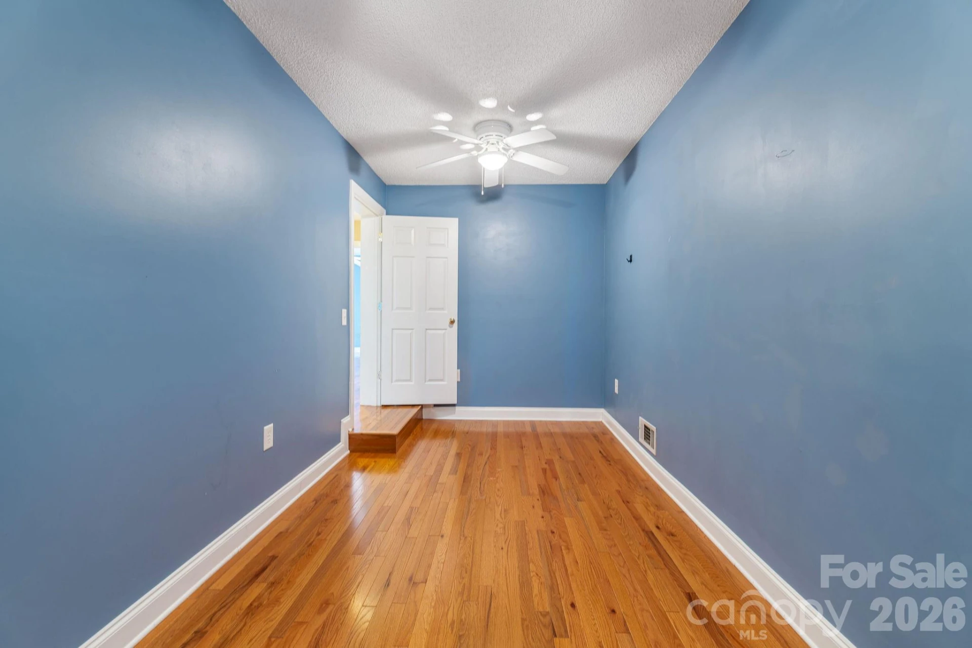 896 West Pointe Drive - Photo 21