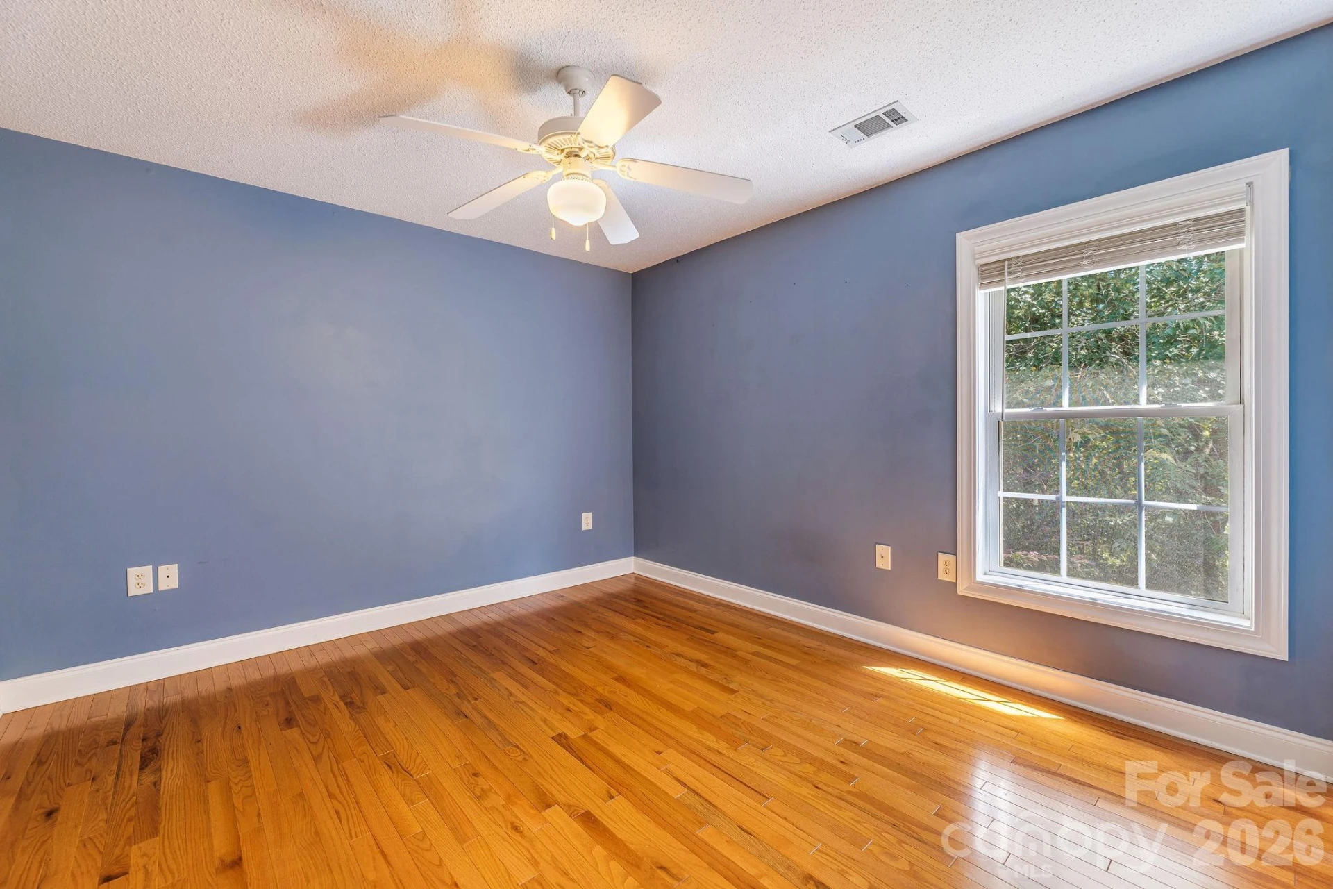 896 West Pointe Drive - Photo 24