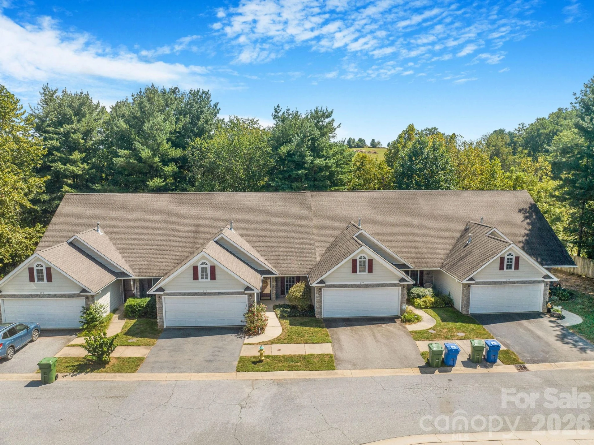 896 West Pointe Drive - Photo 27