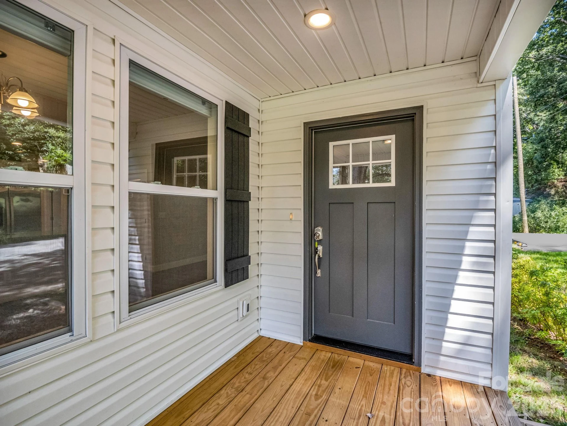92 Lakeside Drive - Photo 2