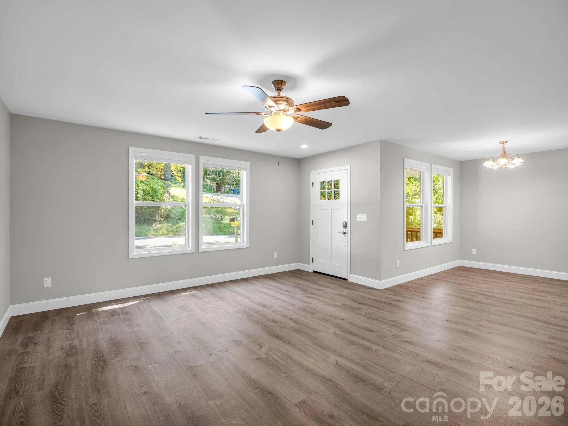 92 Lakeside Drive - Photo 3
