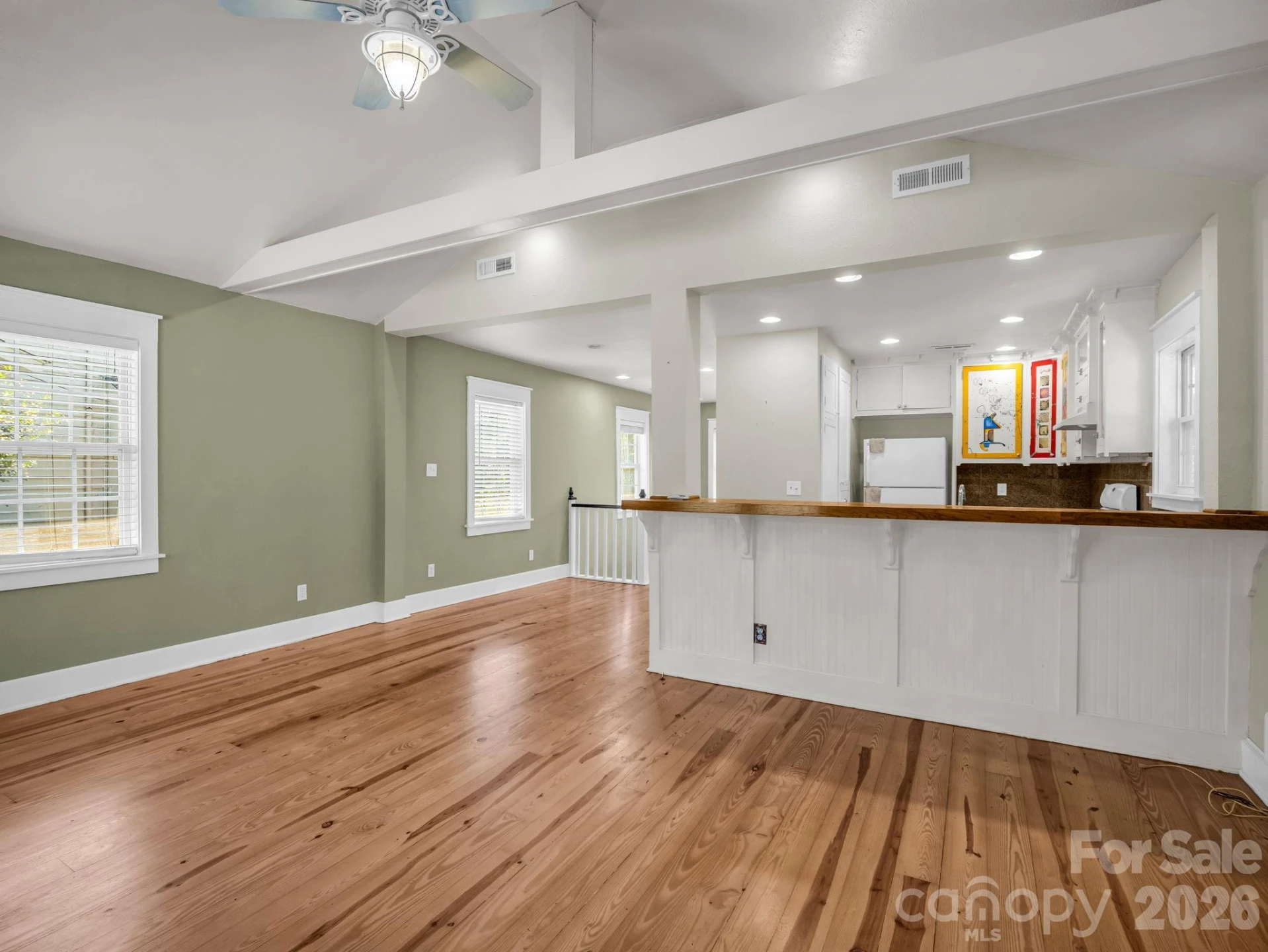 160 E Howard Street - Photo 5
