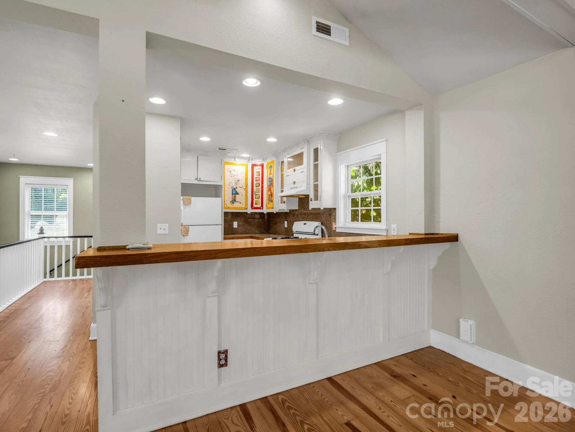 160 E Howard Street - Photo 6