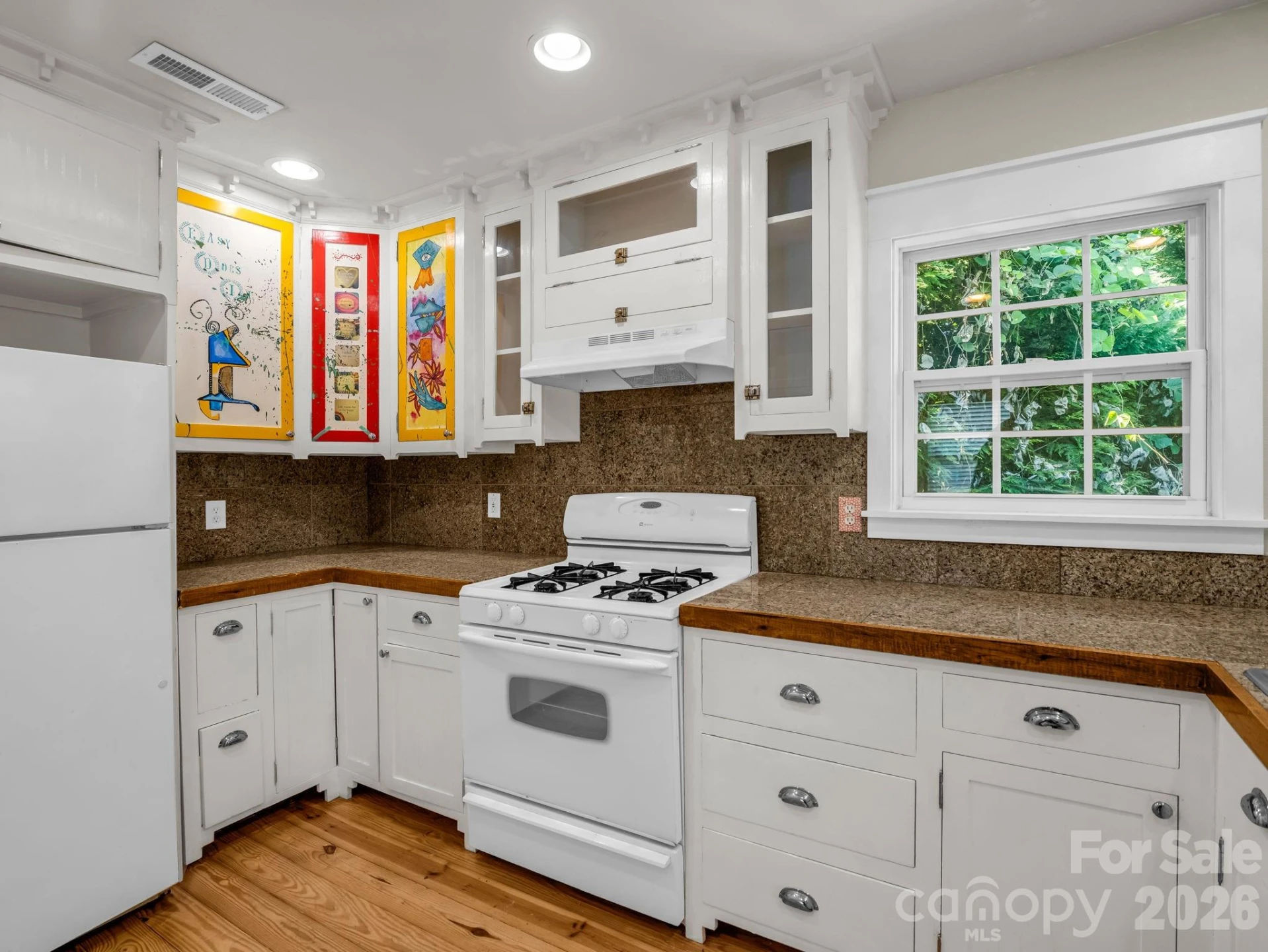 160 E Howard Street - Photo 8