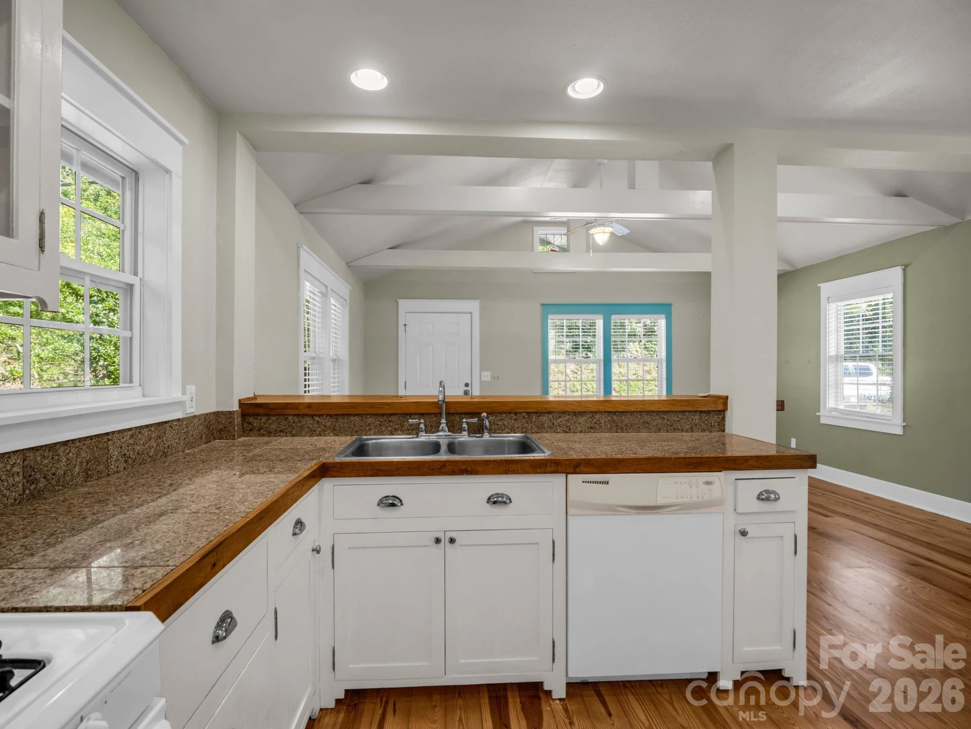 160 E Howard Street - Photo 9