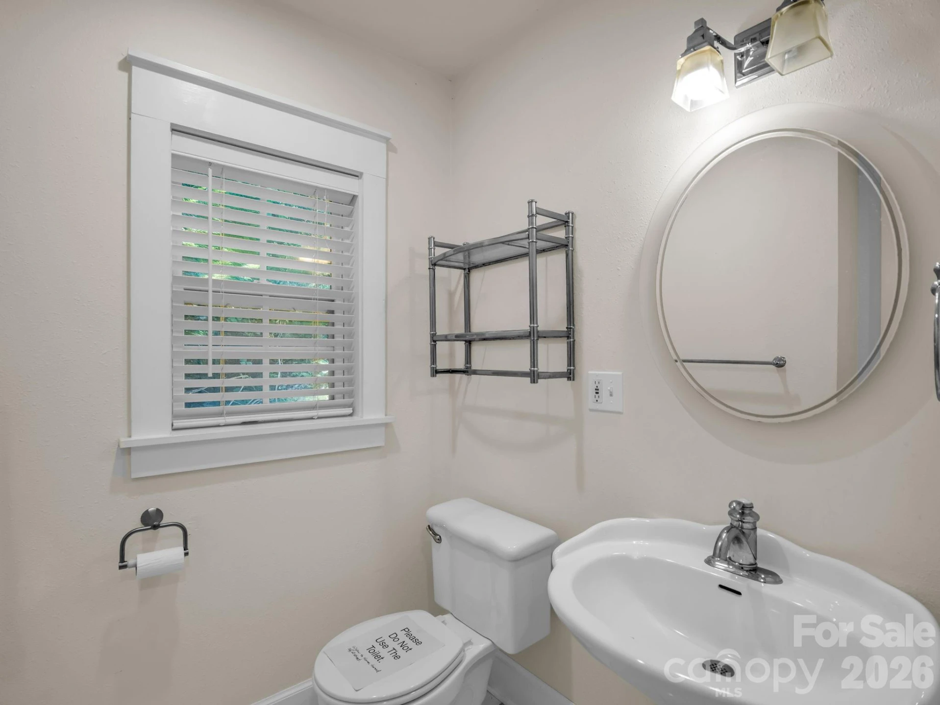 160 E Howard Street - Photo 16