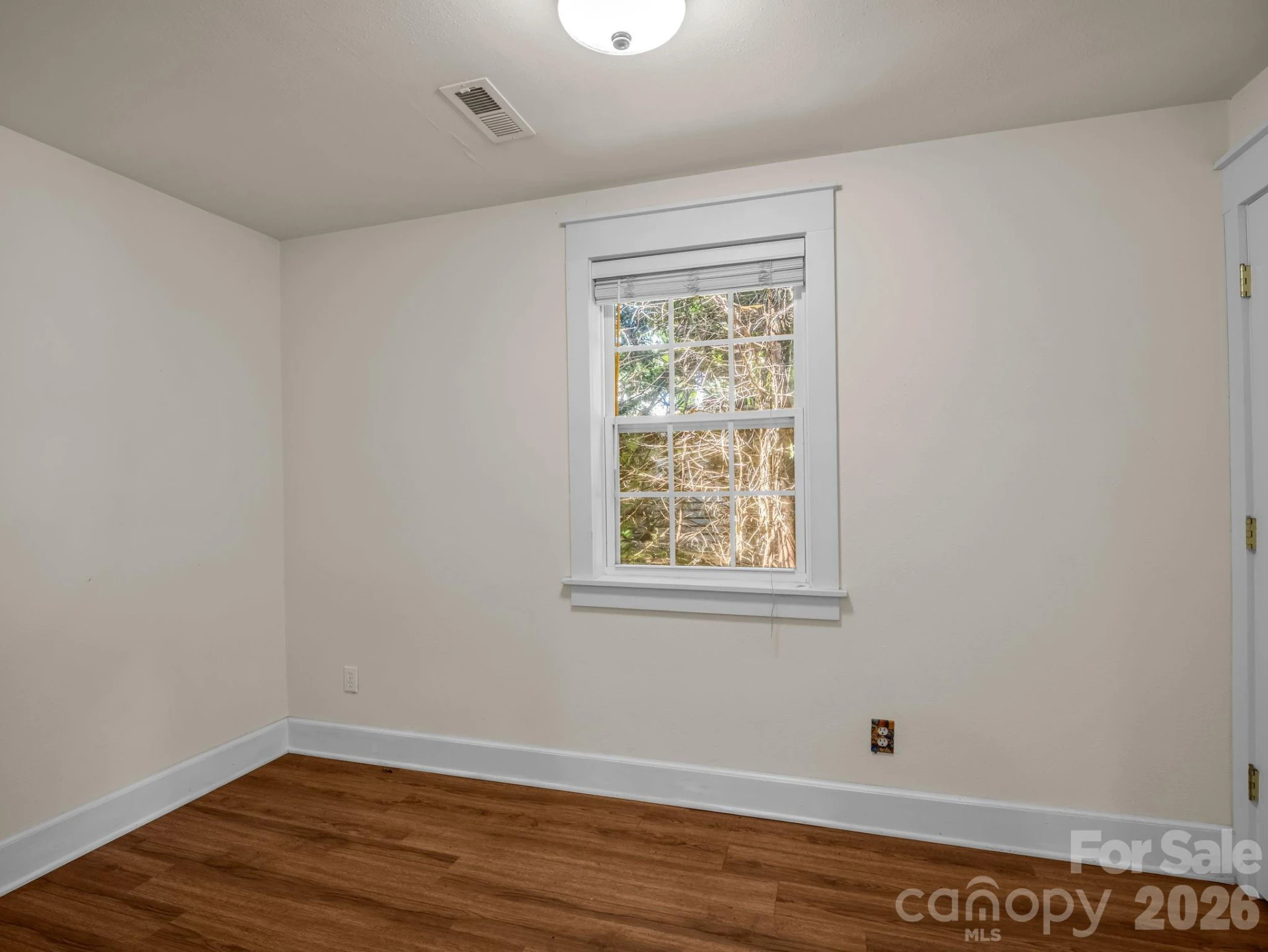 160 E Howard Street - Photo 23