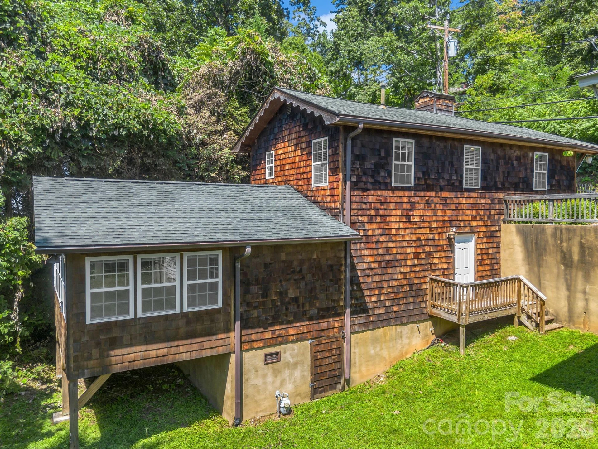 160 E Howard Street - Photo 27