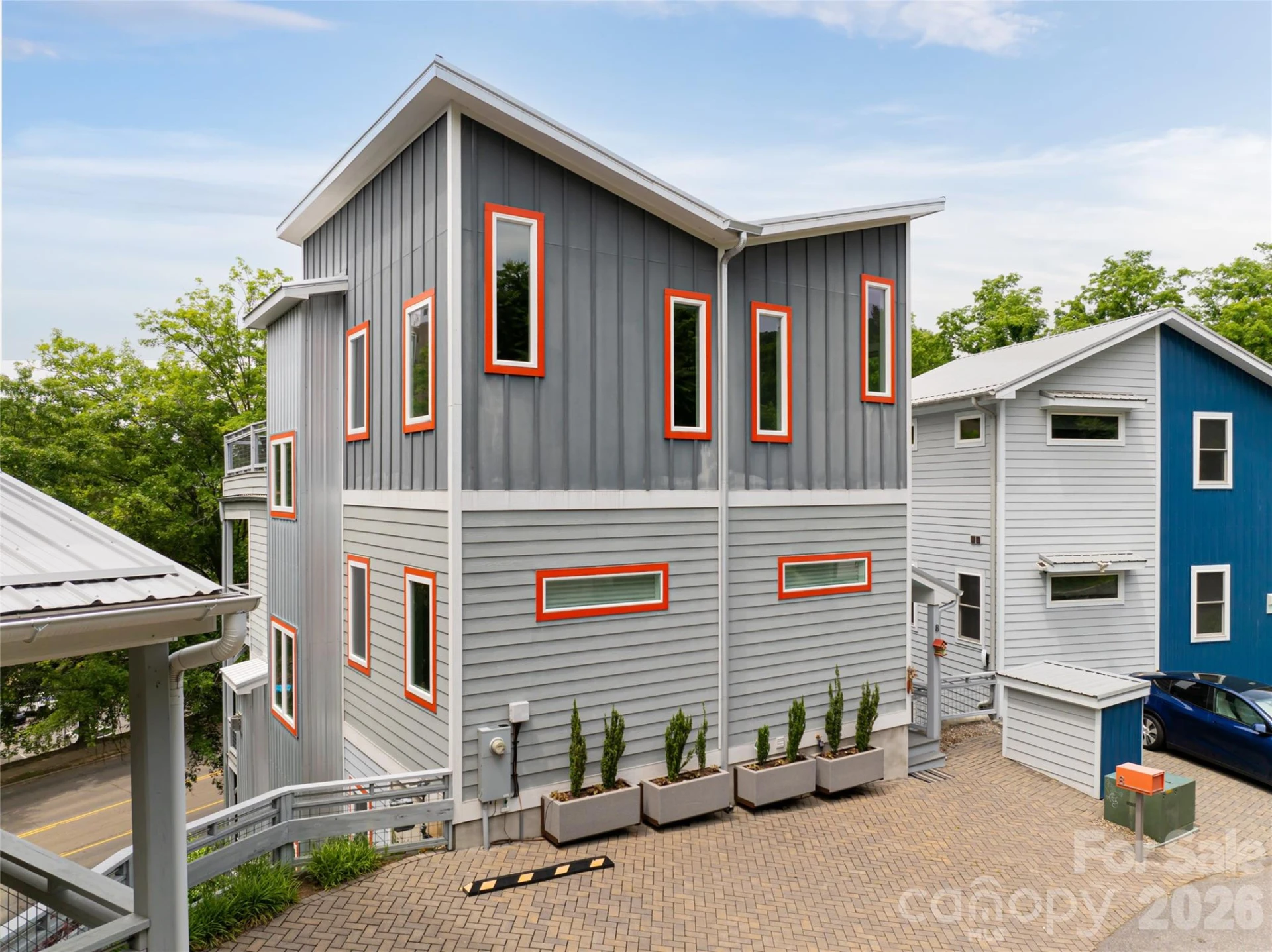 8 Birdhouse Row - Photo 2