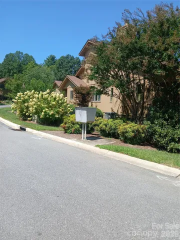 304 red oak Drive