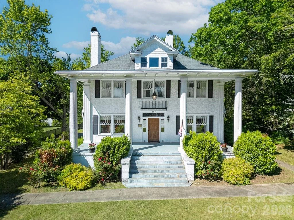 208 Probart Street - Photo 2