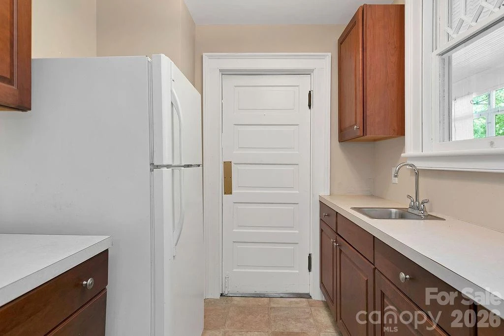 208 Probart Street - Photo 28