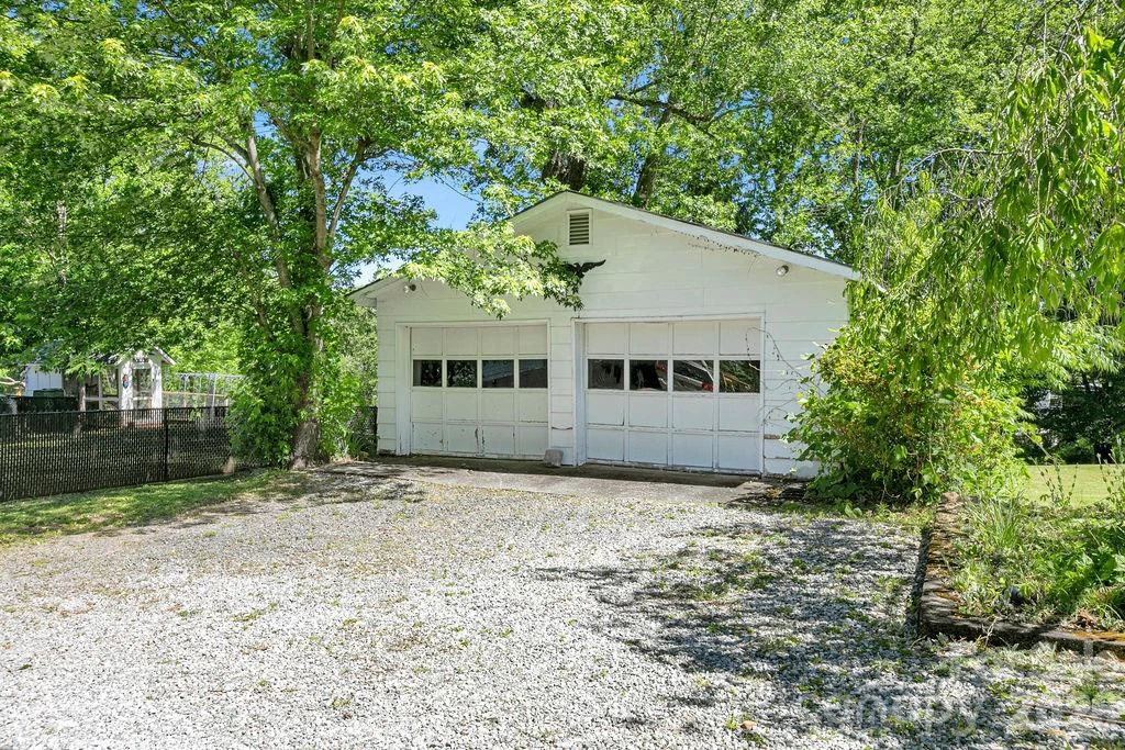 208 Probart Street - Photo 47