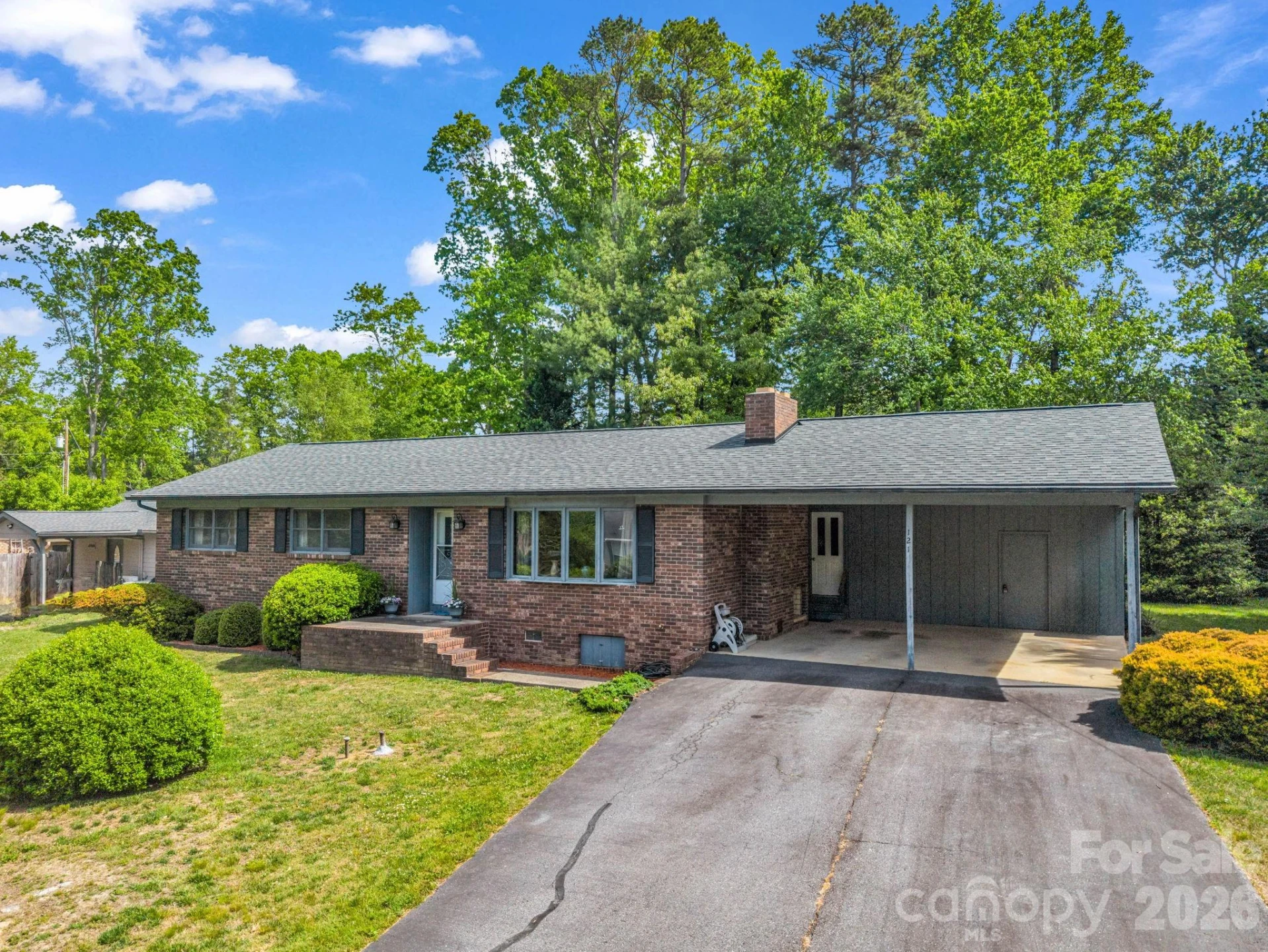 121 Greenfield Lane - Photo 2