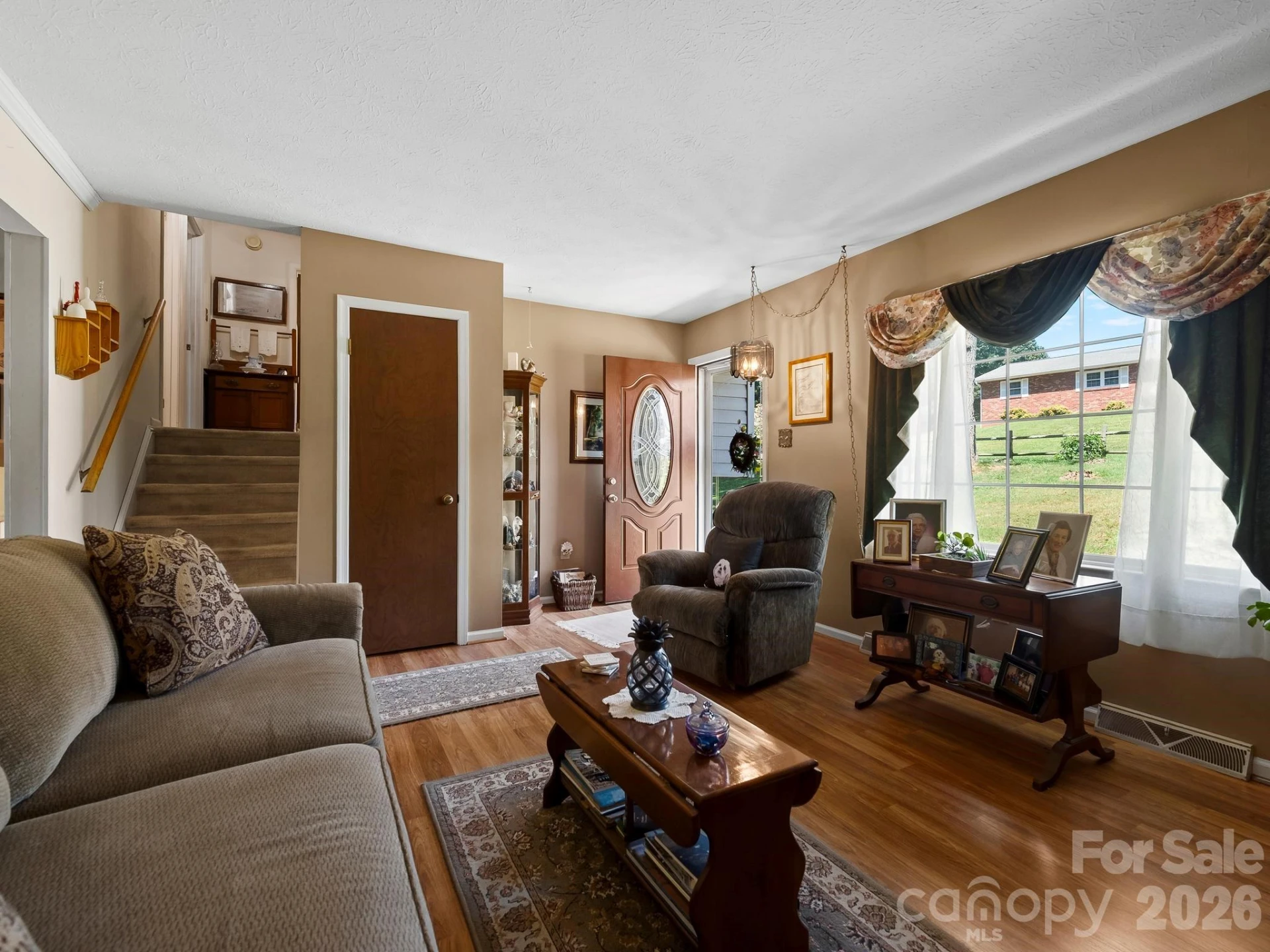 86 Debra Lane - Photo 2