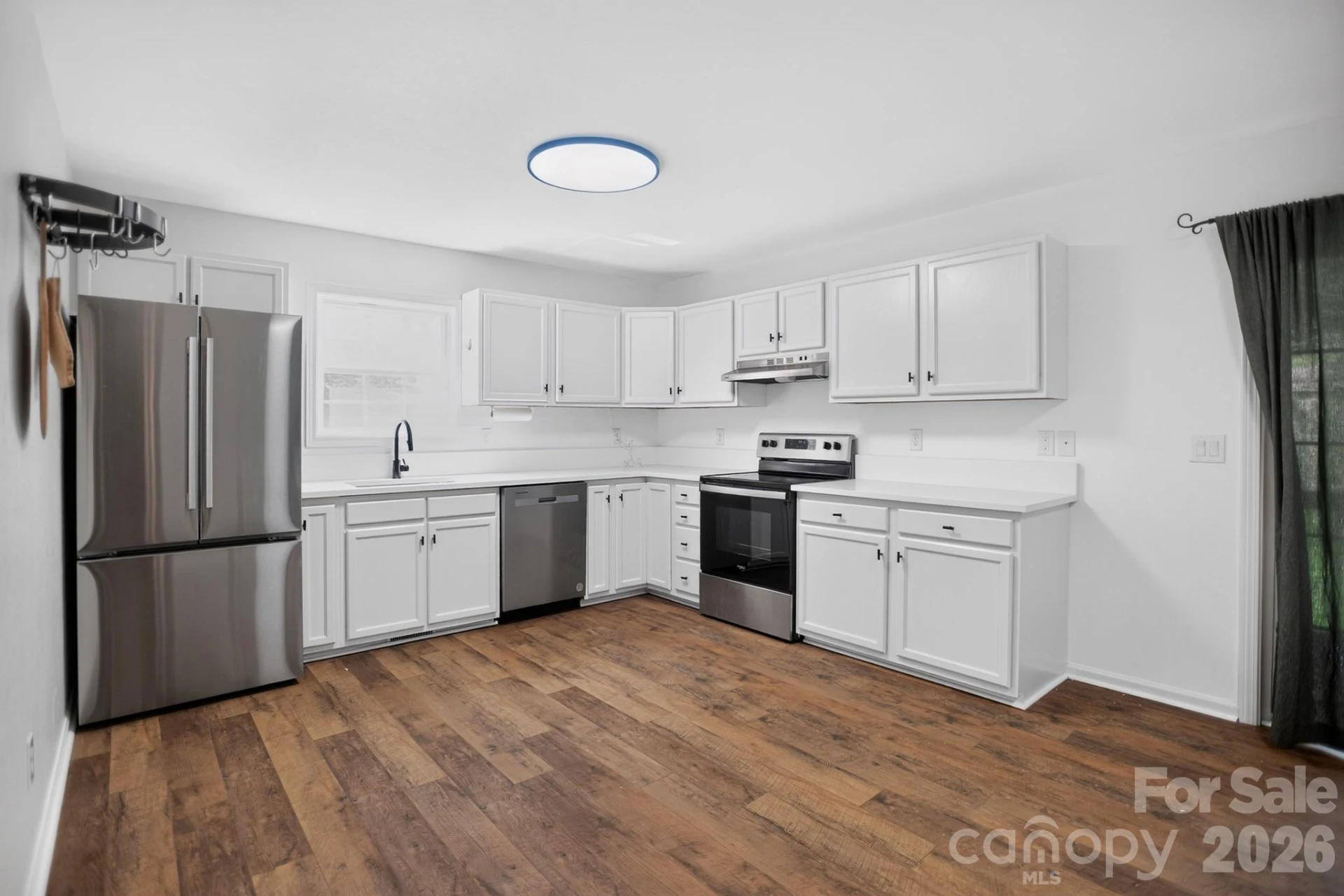 153 Hudson Street - Photo 8