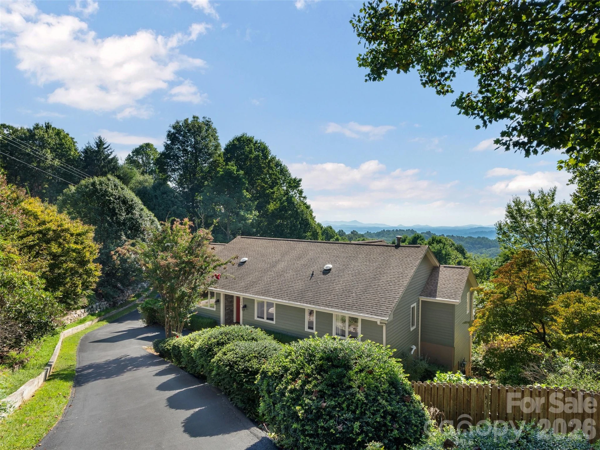 288 Roberts Drive - Photo 2