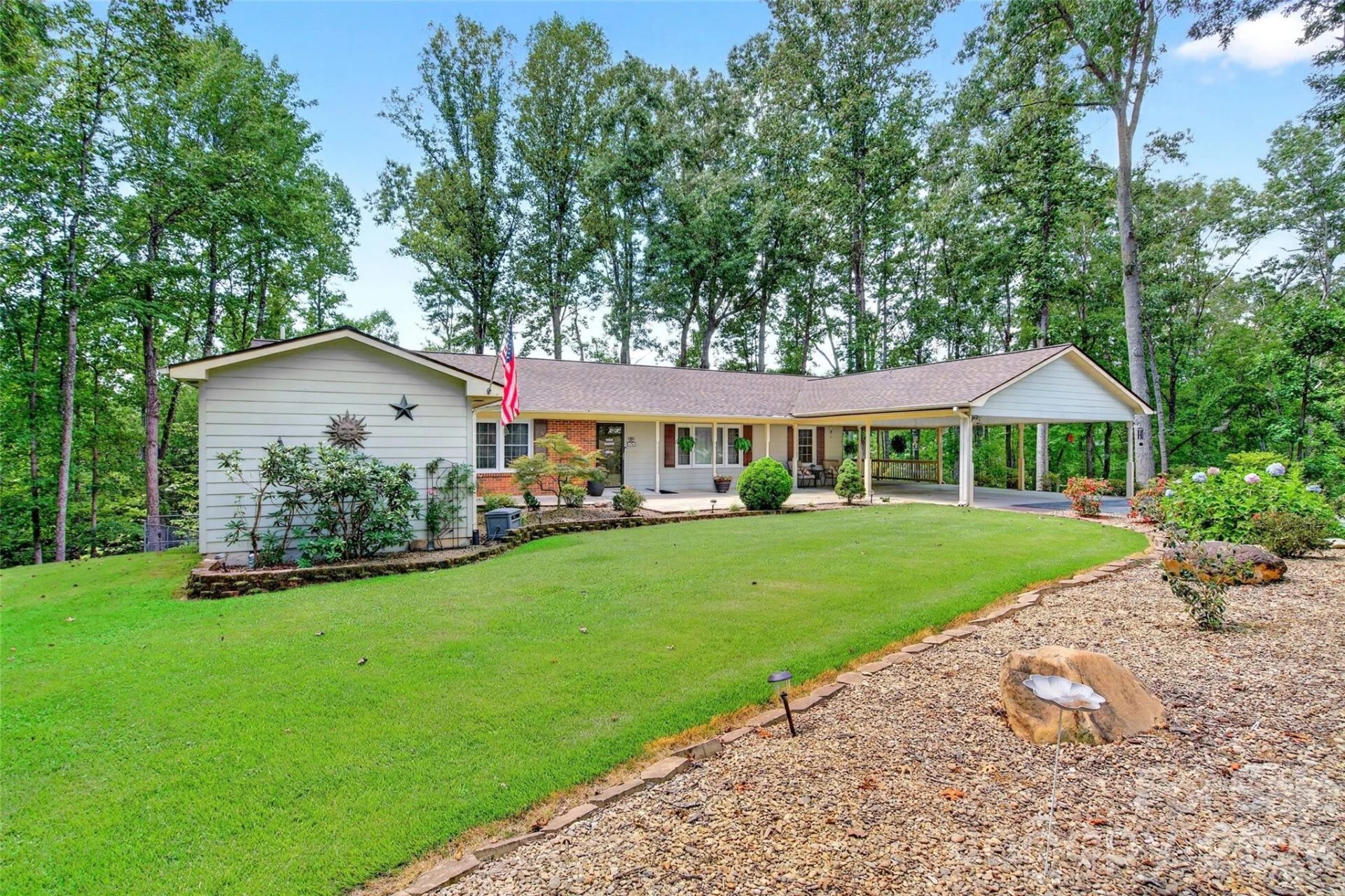 146 Cobblestone Drive - Photo 3