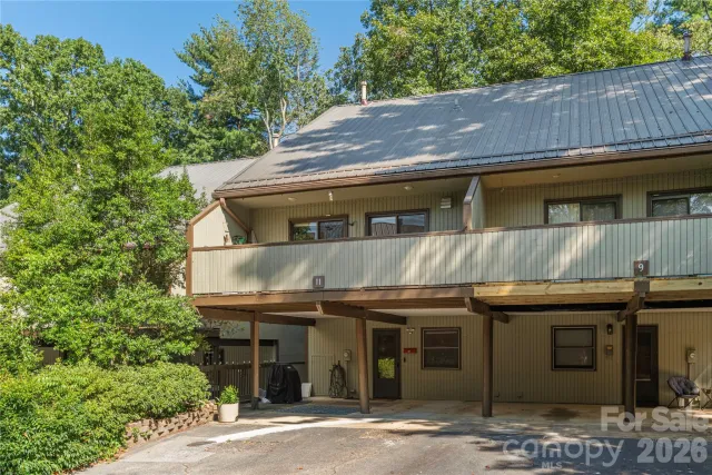 11 Maple Ridge Lane