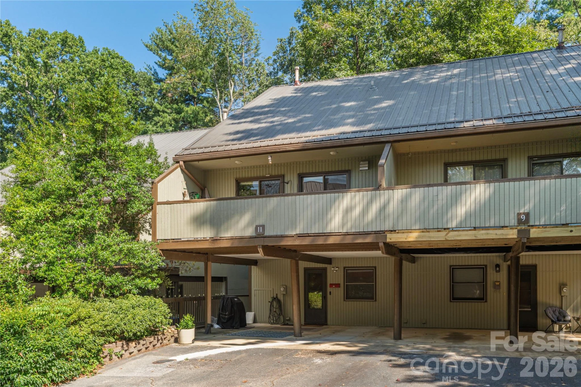 11 Maple Ridge Lane