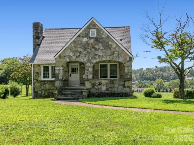 1279 Charlotte Highway