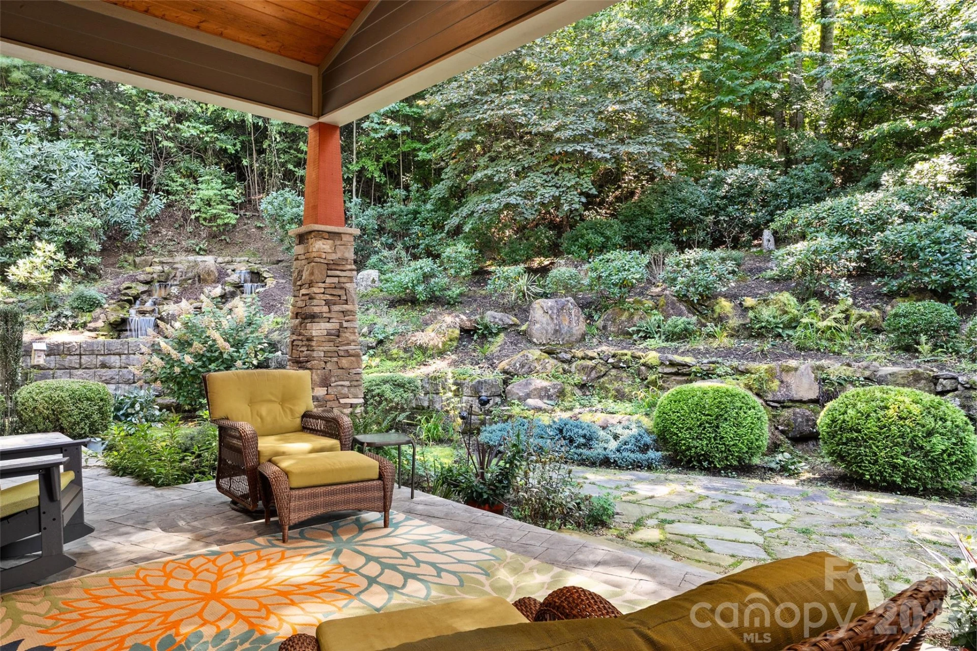 330 Sanctuary Drive - Photo 10