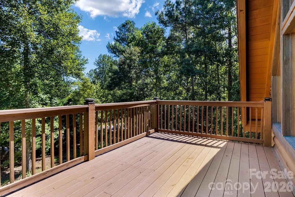 447 Hidden Lake Parkway - Photo 5