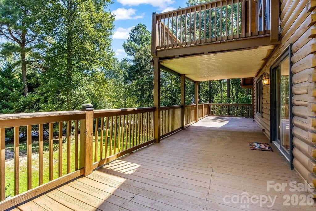447 Hidden Lake Parkway - Photo 8