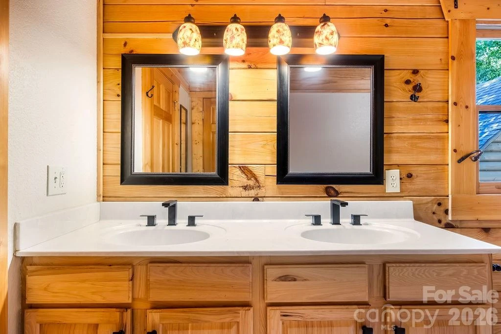 447 Hidden Lake Parkway - Photo 16