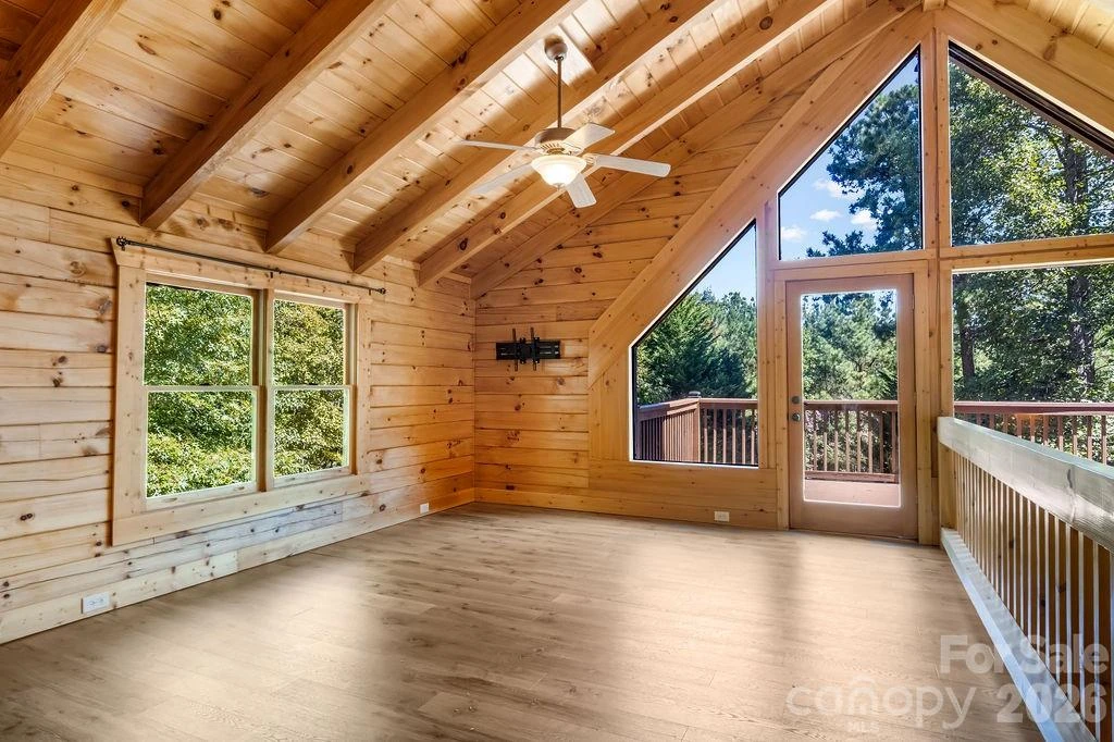 447 Hidden Lake Parkway - Photo 18