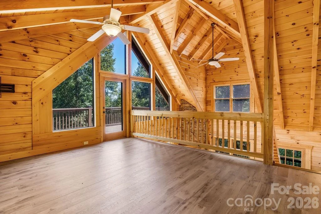 447 Hidden Lake Parkway - Photo 19