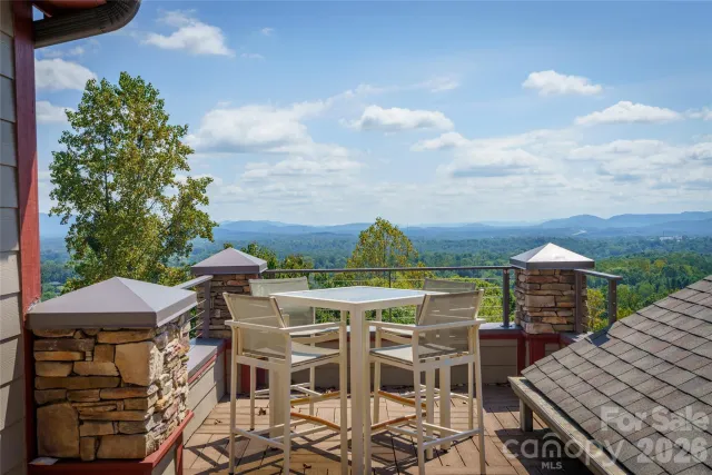 4 Chimney Crest Drive